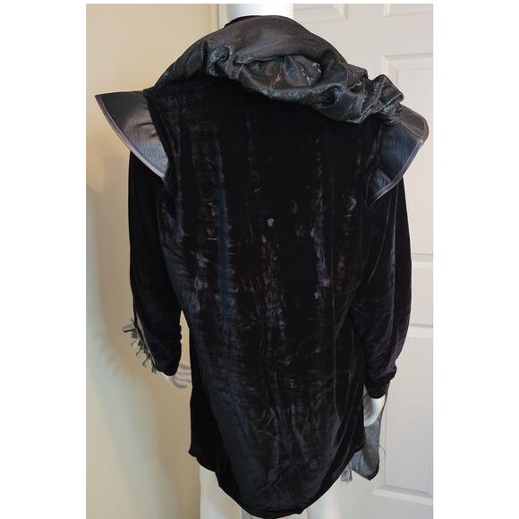 Spirit Halloween Costume Deluxe Skeleton King Shirt w/ Attached 55" Cape Size M - Picture 7 of 10